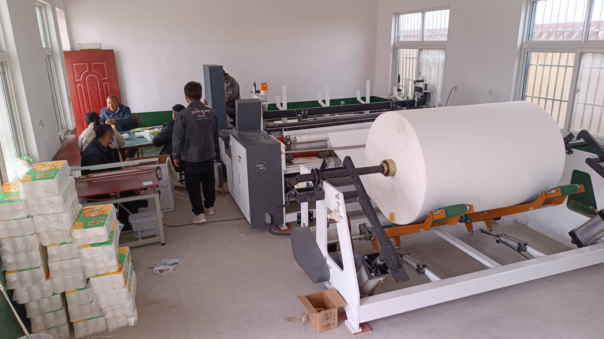 做衛(wèi)生紙加工,選擇1880型衛(wèi)生紙?jiān)O(shè)備,需要投資多少錢? 選擇1880型號(hào)的